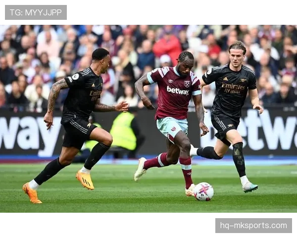 富勒姆44个失球凸显防守漏洞 面对快速反击时防线组织混乱 富勒姆44个失球凸显防守漏洞 面对快速反击时防线组织混乱